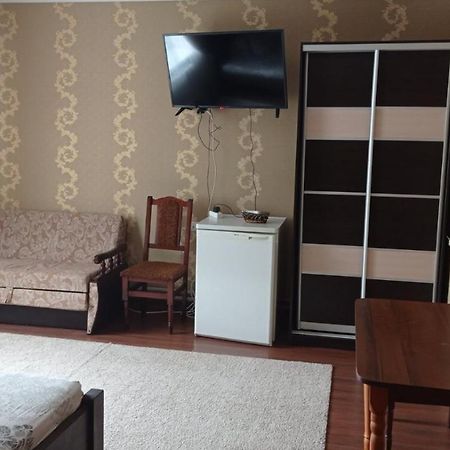 Готель Адріана Dunaivtsi Exteriör bild