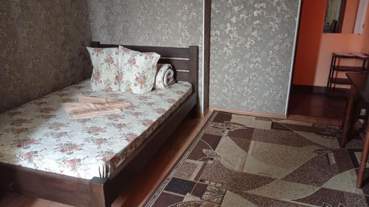 Готель Адріана Dunaivtsi Exteriör bild